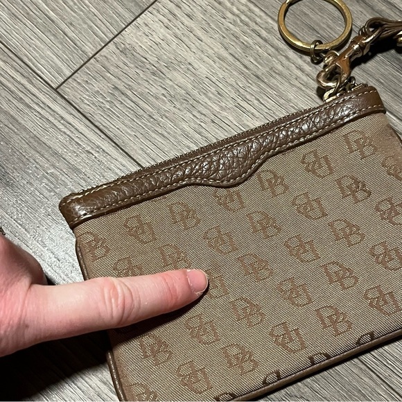 Dooney & Bourke Small Brown Wristlet Key Ring Zip Coin and Card Holder Bag - Picture 6 of 9
